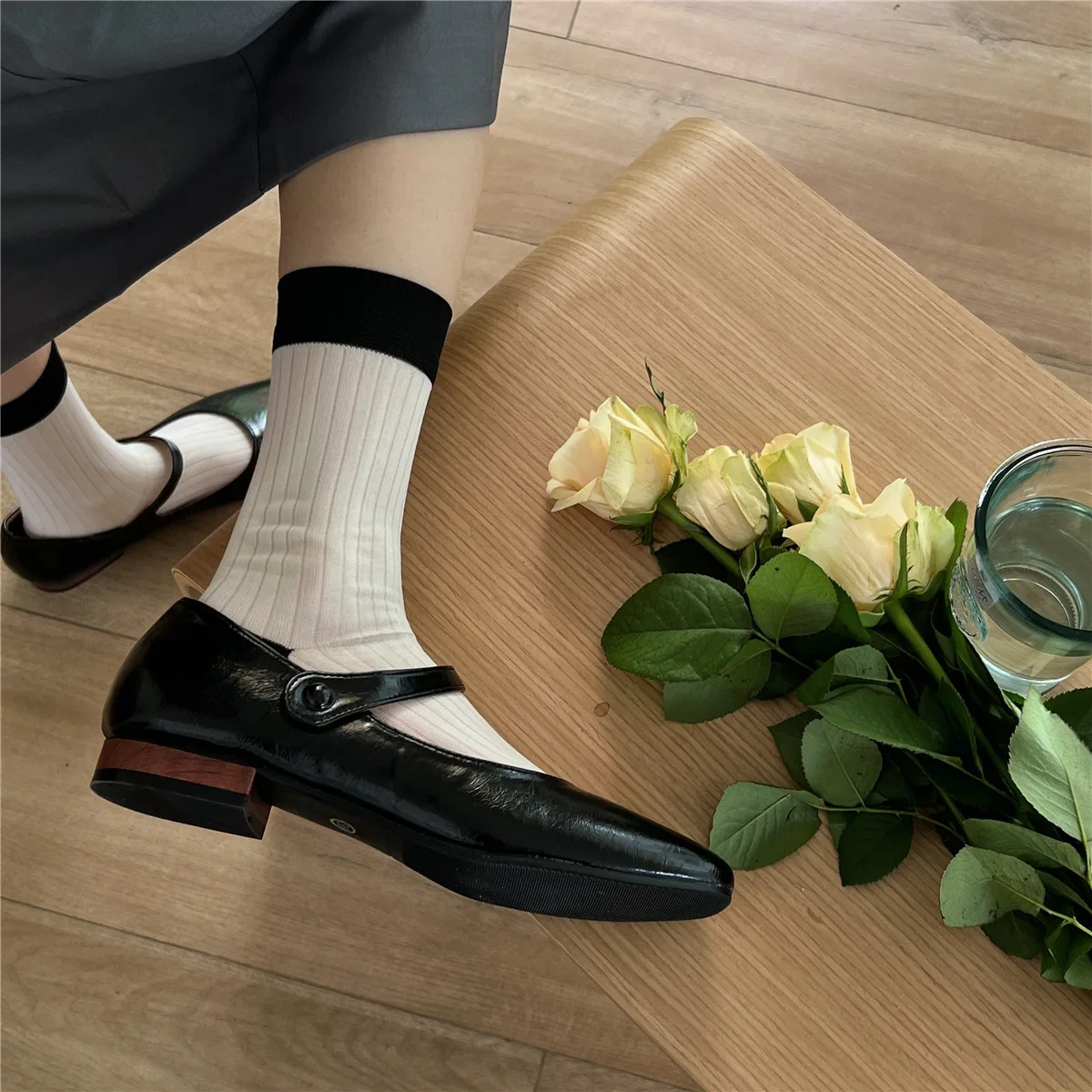 New Women Socks Spring Summer Thin Socks JK Sweet Cool Girls Black White Striped Ins Fashion Thin Transparent Loose Calf Socks
New Women Socks Spring Summer Thin Socks JK Sweet Cool Girls Black White Striped Ins Fashion Thin Transparent Loose Calf Socks