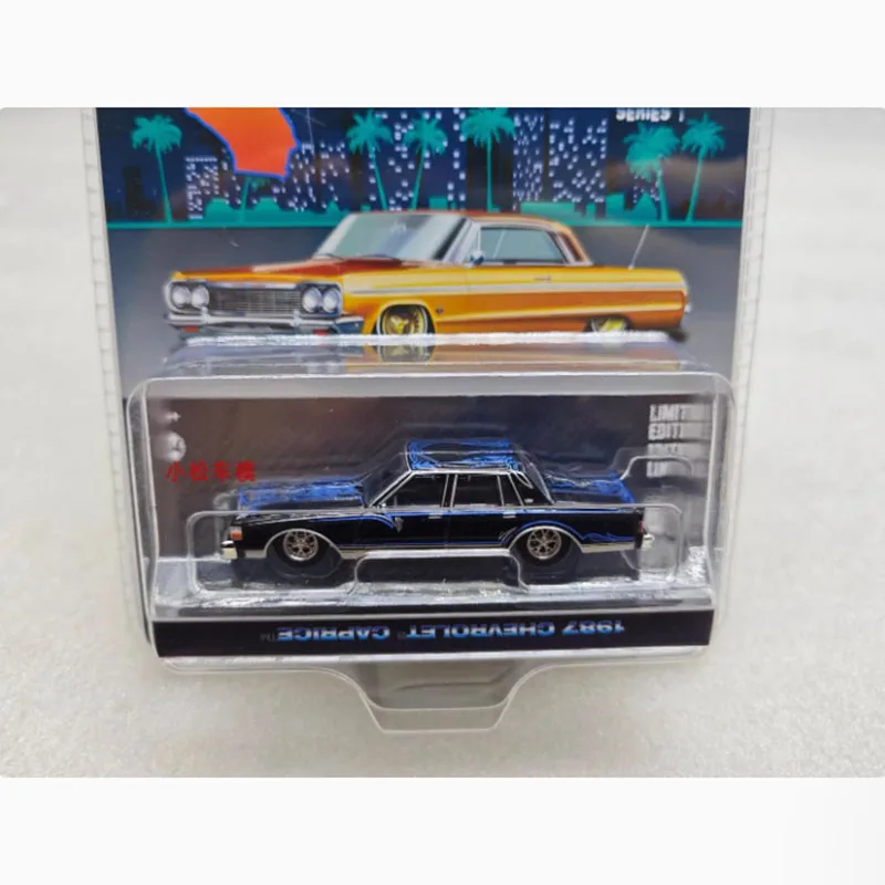 Greenlight Diecast 1:64 Scale 1987 Caprice Alloy Simulation Car Model Collection Display Toy Gifts
Greenlight Diecast 1:64 Scale 1987 Caprice Alloy Simulation Car Model Collection Display Toy Gifts