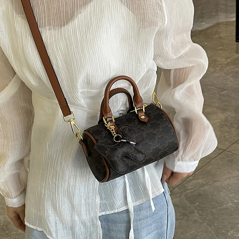 Glamorous Women Shoulder Bag Shimmer Leather Crossbody Purse Ladies Evening Clutch Handbag Detachable Chain
Glamorous Women Shoulder Bag Shimmer Leather Crossbody Purse Ladies Evening Clutch Handbag Detachable Chain