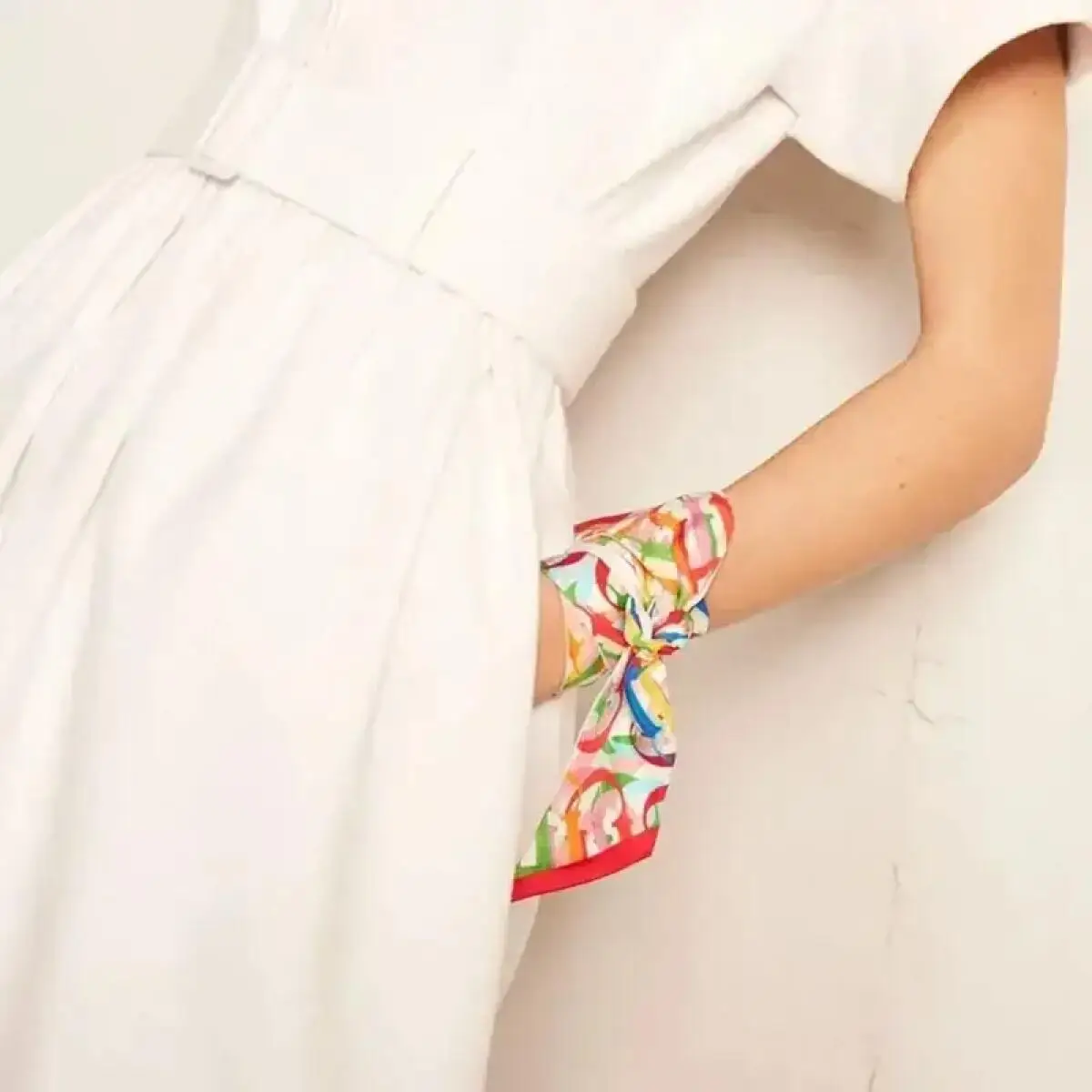 Exquisite Women's Wrist Scarf Luggage Accessories Set Strap Scarf Luggage 2025 Spring New Multi Functional SilkScarf Accessories
Exquisite Women's Wrist Scarf Luggage Accessories Set Strap Scarf Luggage 2025 Spring New Multi Functional SilkScarf Accessories