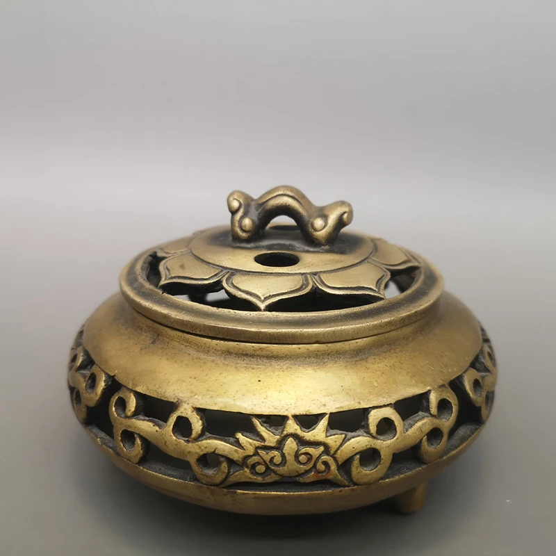 Brass with Auspicious Cloud Design, Burner for Home Living Room, Decorative Prop Incense Burne
Brass with Auspicious Cloud Design, Burner for Home Living Room, Decorative Prop Incense Burne