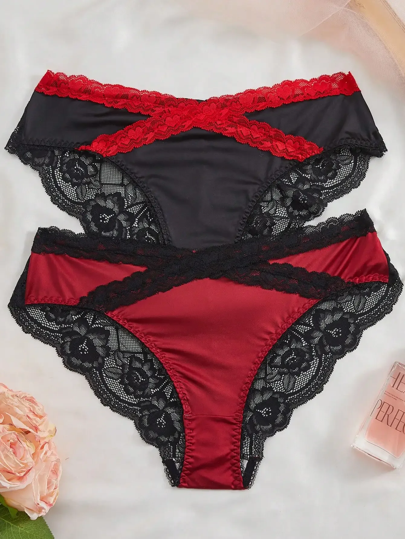 2pcs Women's Charming Black & Red Heart Lace Criss-Cross Mesh Rose Design Panties
2pcs Women's Charming Black & Red Heart Lace Criss-Cross Mesh Rose Design Panties