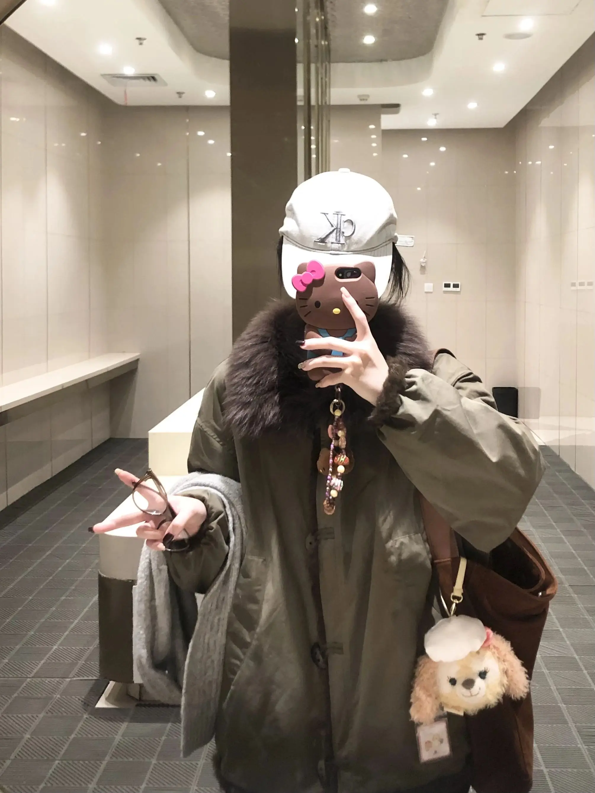 Korean Style Retro Fur Collar Parka Coat Women Winter Thick Warm Cotton Jacket Leather Fur Integrated Stylish Good Looking
Korean Style Retro Fur Collar Parka Coat Women Winter Thick Warm Cotton Jacket Leather Fur Integrated Stylish Good Looking