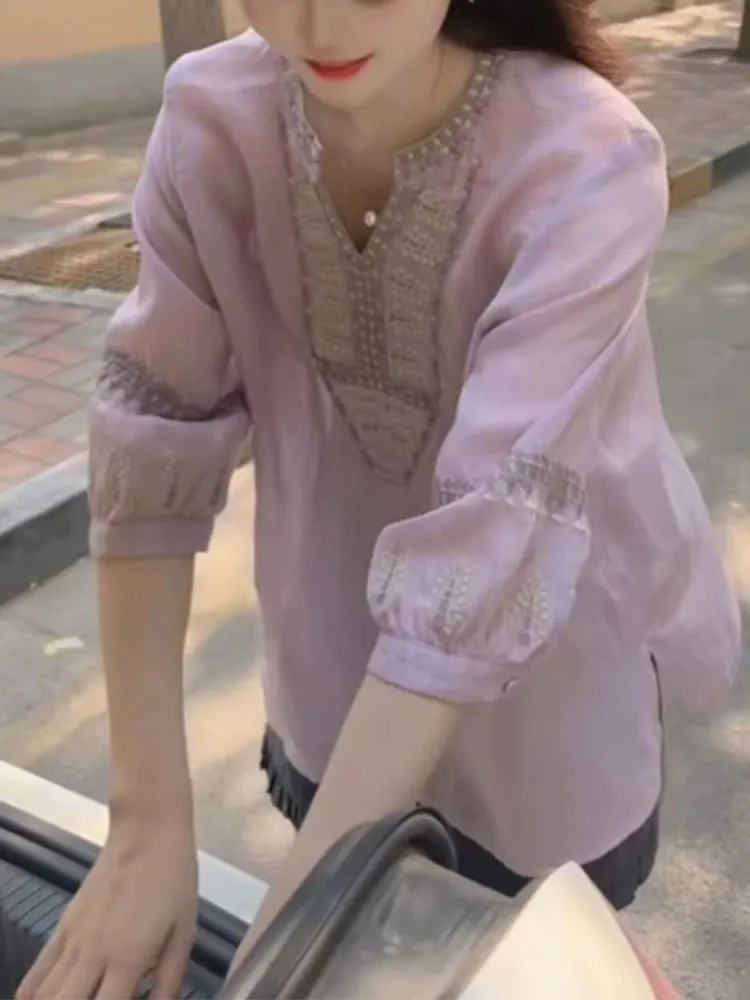 Retro Ethnic Style Linen Shirt Fashion Set Women's Summer New Arrival Linen Embroidery Top Two-Piece Set Breathable Casual Wear
Retro Ethnic Style Linen Shirt Fashion Set Women's Summer New Arrival Linen Embroidery Top Two-Piece Set Breathable Casual Wear