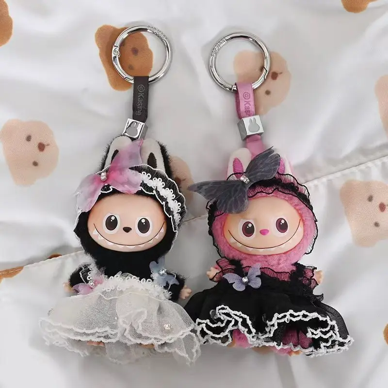 Новая одежда для LABUBU 4.0 Gen 10 см, мини-булавка для серии Love, черно-белое свадебное платье с узором бабочки, вечеринка по случаю дня рождения
Новая одежда для LABUBU 4.0 Gen 10 см, мини-булавка для серии Love, черно-белое свадебное платье с узором бабочки, вечеринка по случаю дня рождения