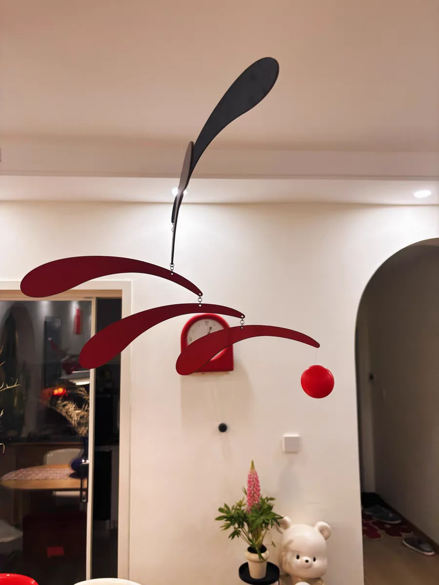 Aerial Wind Chime Museum's Same Dynamic Art Device, Antique Style Ornament, Red and Black Feather, Danish Balance Pendant
Aerial Wind Chime Museum's Same Dynamic Art Device, Antique Style Ornament, Red and Black Feather, Danish Balance Pendant