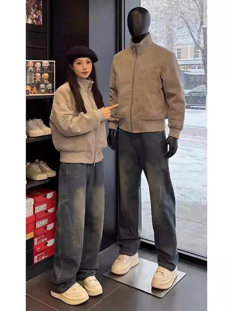 Мужская кожаная куртка в стиле ретро с эффектом тай-дай, весна 2026, новая американская ретро-модель с воротником-стойкой, повседневная бейсбольная куртка свободного кроя на молнии
Мужская кожаная куртка в стиле ретро с эффектом тай-дай, весна 2026, новая американская ретро-модель с воротником-стойкой, повседневная бейсбольная куртка свободного кроя на молнии