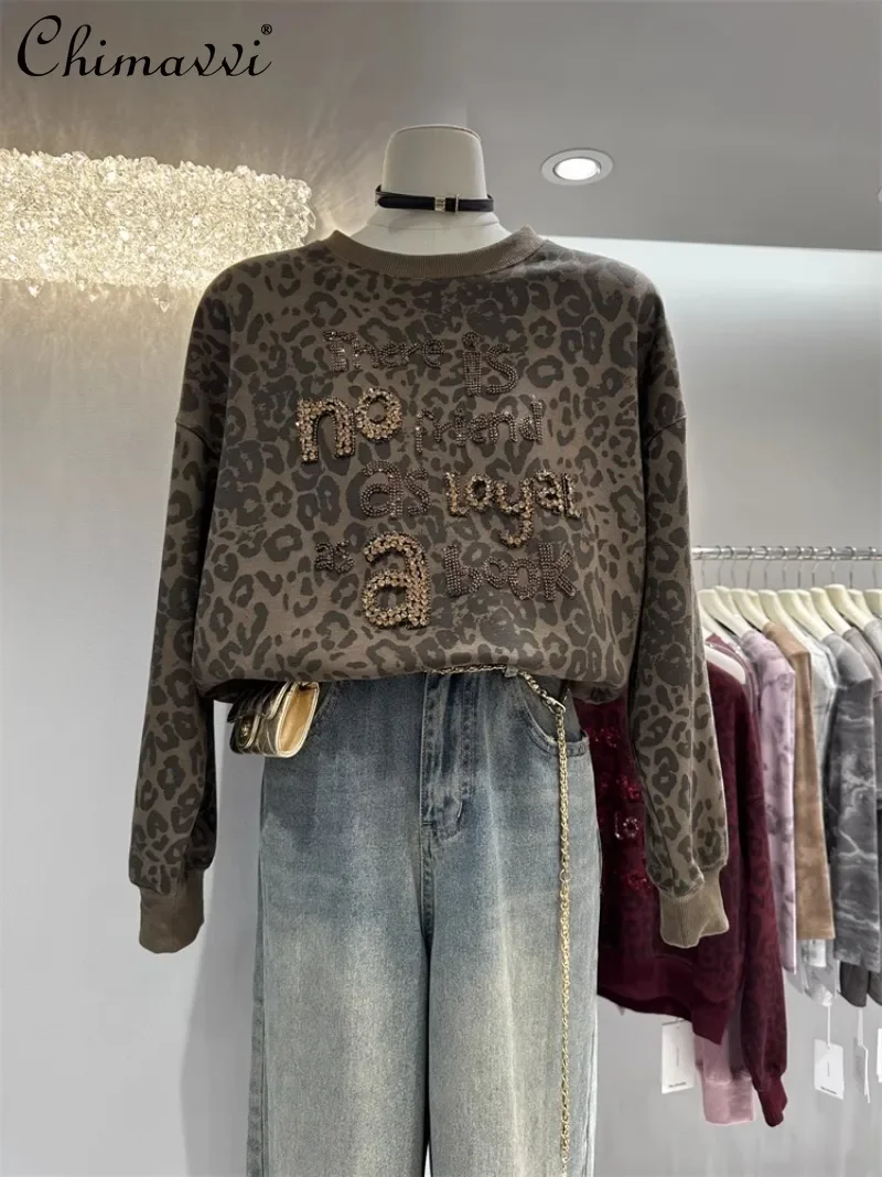 2024 Autumn New Short Jacket European Loose Heavy Industry Diamond Leopard Print Long Sleeve Pullover Thin Sweater For Women
2024 Autumn New Short Jacket European Loose Heavy Industry Diamond Leopard Print Long Sleeve Pullover Thin Sweater For Women