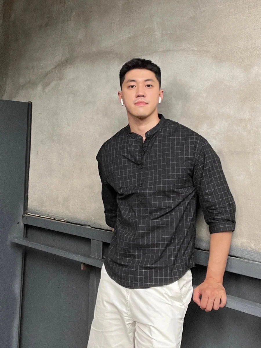 Мужская летняя рубашка оверсайз из высококачественного материала, свободного кроя, с воротником-стойкой, в клетку, 500 г/м²
Мужская летняя рубашка оверсайз из высококачественного материала, свободного кроя, с воротником-стойкой, в клетку, 500 г/м²