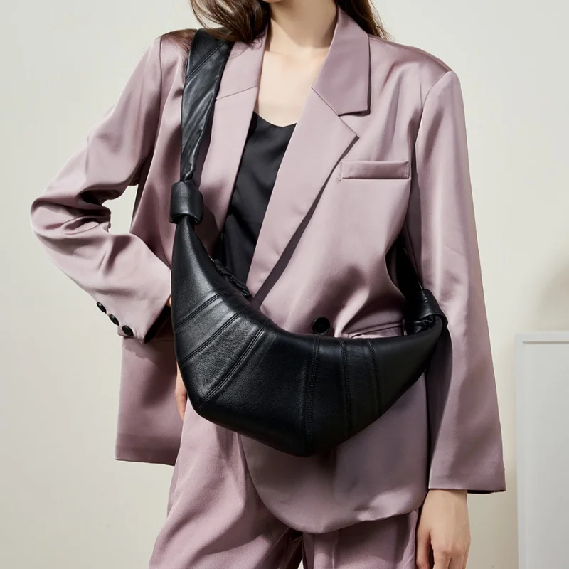 Top-grain Lambskin Crossbody Bag Relaxed-fit Horn-shaped Leather Shoulder Bag Dumpling-style Crossbody Bag Women Soft Spacious
Top-grain Lambskin Crossbody Bag Relaxed-fit Horn-shaped Leather Shoulder Bag Dumpling-style Crossbody Bag Women Soft Spacious