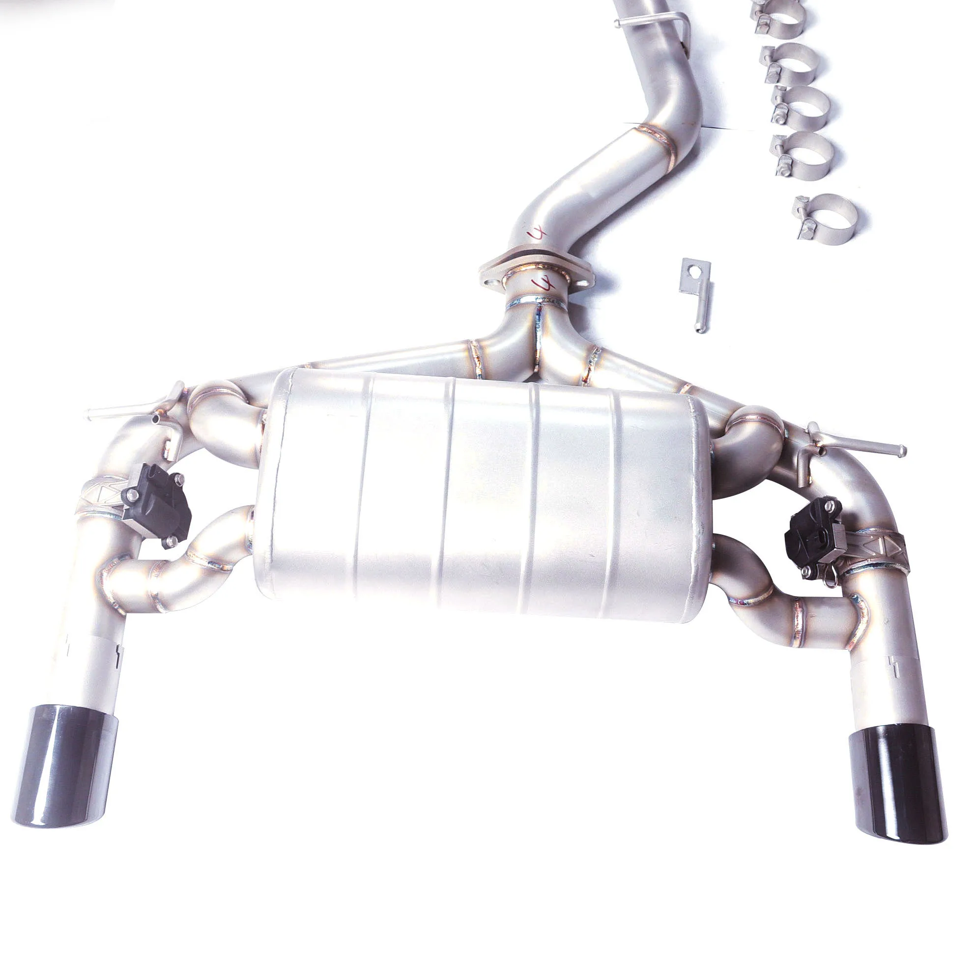 It is applicable to the 2013 BMW 335I F30 3.0T modified GFC brand cat back exhaust system + exhaust tip valve exhaust
It is applicable to the 2013 BMW 335I F30 3.0T modified GFC brand cat back exhaust system + exhaust tip valve exhaust