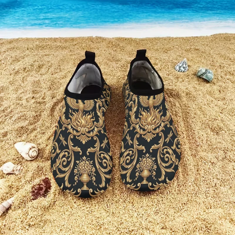 1 Pair Baroque Phoenix Sandals, Retro Vine Print Slides, Non-slip Soft Sole Outdoor Luxury Court Beach Shoes
1 Pair Baroque Phoenix Sandals, Retro Vine Print Slides, Non-slip Soft Sole Outdoor Luxury Court Beach Shoes