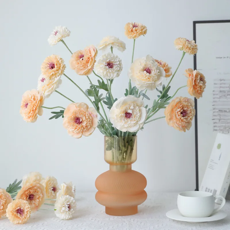 5Pc Artificial Silk Flower 3head Wheel Chrysanthemum Wedding Decor Bridal Bouquet Peony Fake Flowers Home Decoration Party Flore
5Pc Artificial Silk Flower 3head Wheel Chrysanthemum Wedding Decor Bridal Bouquet Peony Fake Flowers Home Decoration Party Flore