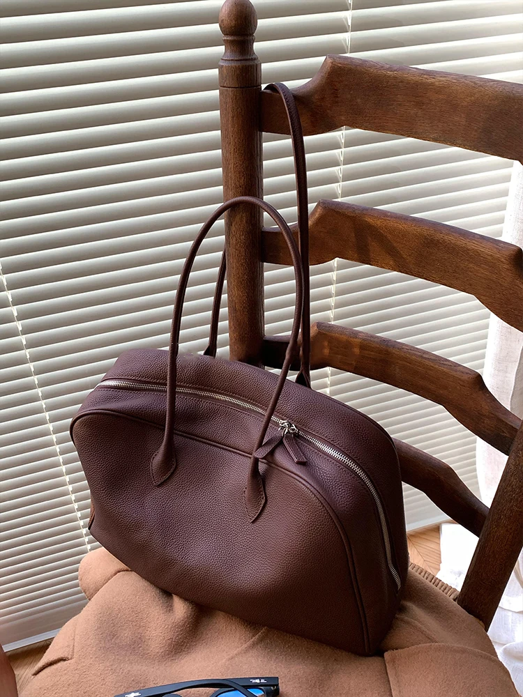 Large Capaci Genuine Leather Tote Bag Women's 2025 New Retro Commuter Single oulder Bowling Boston Bag Soft Handbag
Large Capaci Genuine Leather Tote Bag Women's 2025 New Retro Commuter Single oulder Bowling Boston Bag Soft Handbag