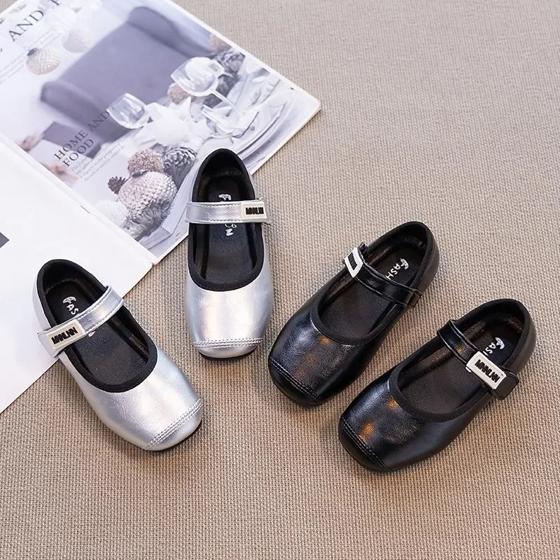 Girls Fashion Soft Princess Comfortable Woman Solid Color Soled Shoes Spring Autumn Leather Single Shoes Leather Shoes Children
Girls Fashion Soft Princess Comfortable Woman Solid Color Soled Shoes Spring Autumn Leather Single Shoes Leather Shoes Children