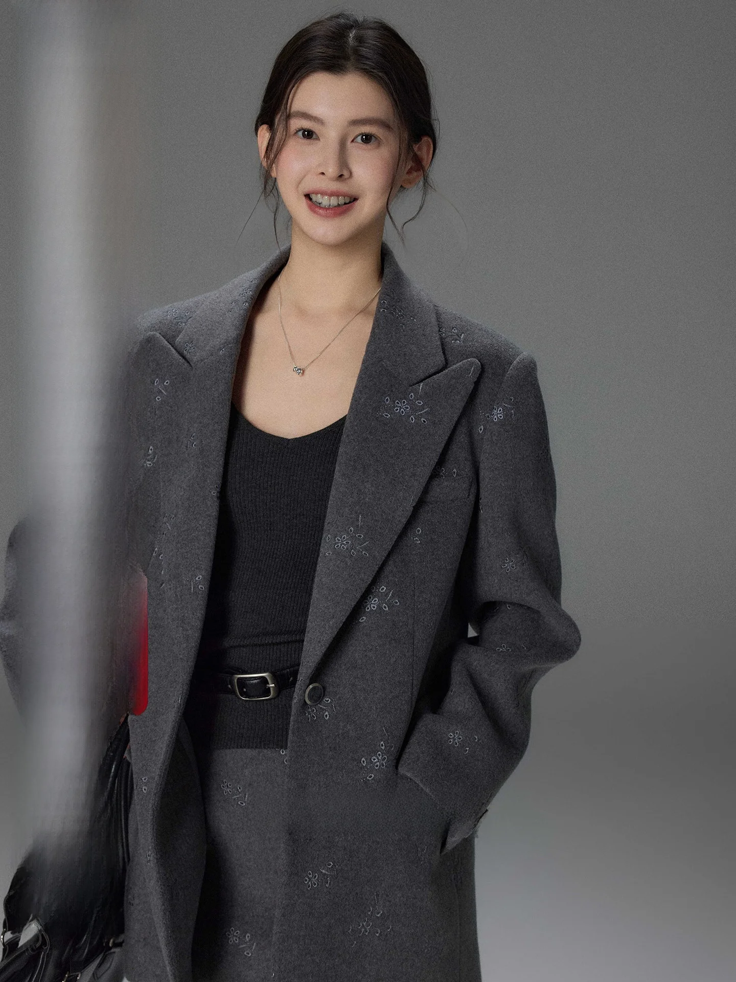 Ele Embroidered oulder Suit Jaet And Skirt Set for Women Commute Sle Stand Fit Long Sve Button up Casual Wear
Ele Embroidered oulder Suit Jaet And Skirt Set for Women Commute Sle Stand Fit Long Sve Button up Casual Wear