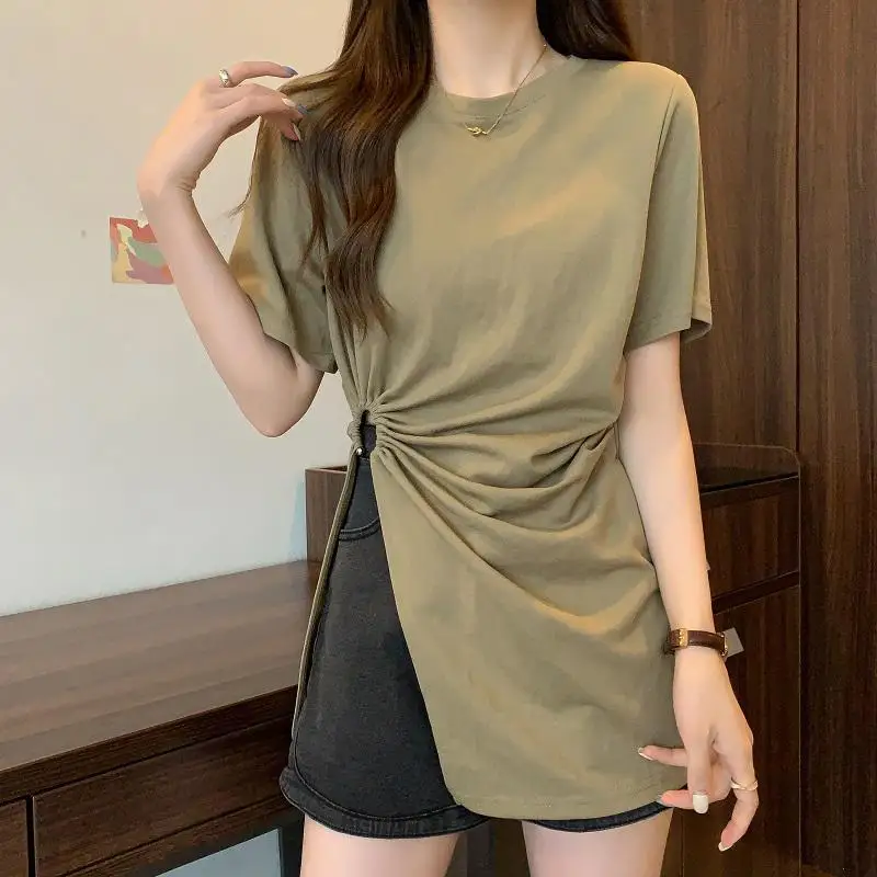 Fashion O-Neck Solid Color Folds Irregular Split T-Shirts Female Clothing 2025 Summer New Loose Korean Tops Casual Tee Shirts
Fashion O-Neck Solid Color Folds Irregular Split T-Shirts Female Clothing 2025 Summer New Loose Korean Tops Casual Tee Shirts
