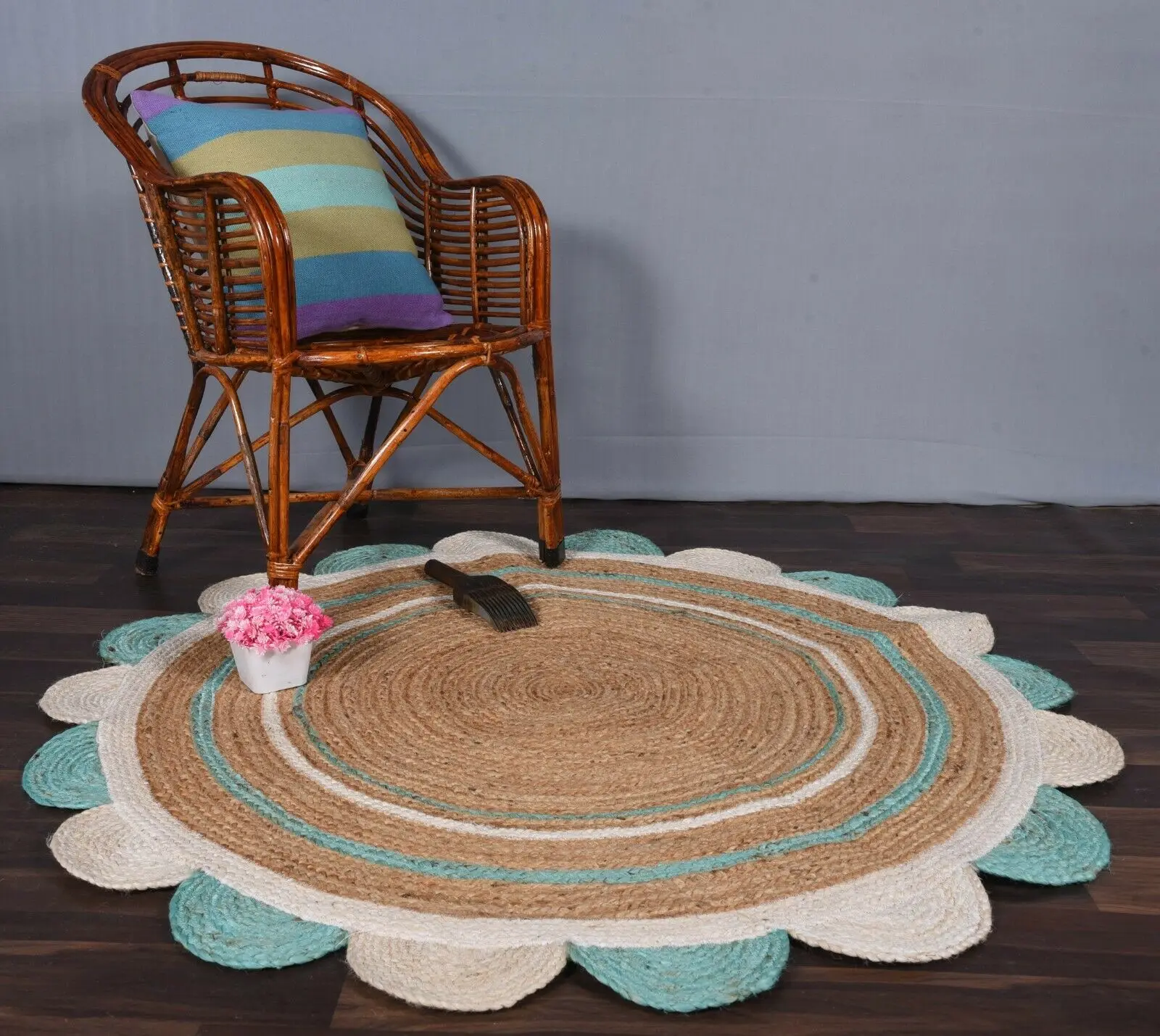 Jute Rug Indian Design Rug Round Fan Shape Beautiful Round Beige and White Sky Blue
Jute Rug Indian Design Rug Round Fan Shape Beautiful Round Beige and White Sky Blue
