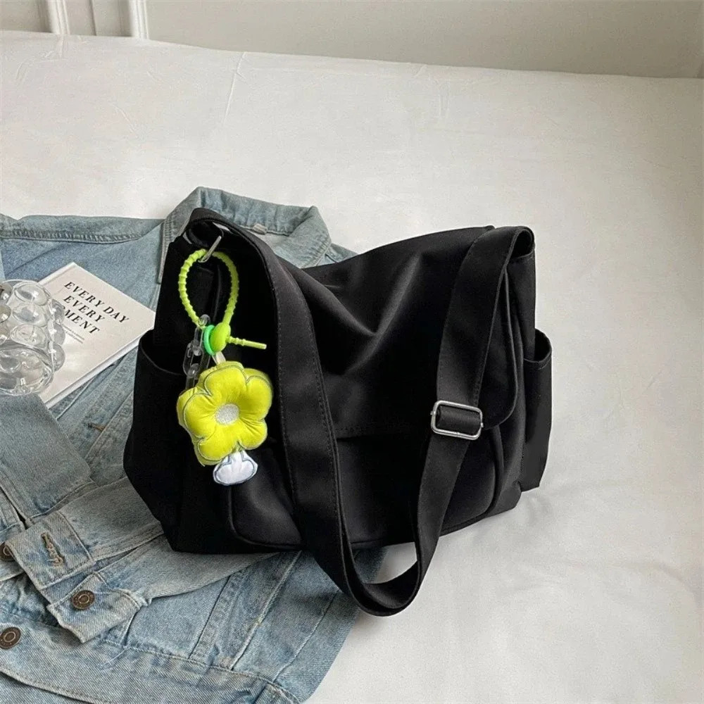 Fashion Candy Color Nylon Crossbody Bag Large Capacity Lightweight Flap Shoulder Bag Flower Pendant Durable Handbag Women
Fashion Candy Color Nylon Crossbody Bag Large Capacity Lightweight Flap Shoulder Bag Flower Pendant Durable Handbag Women
