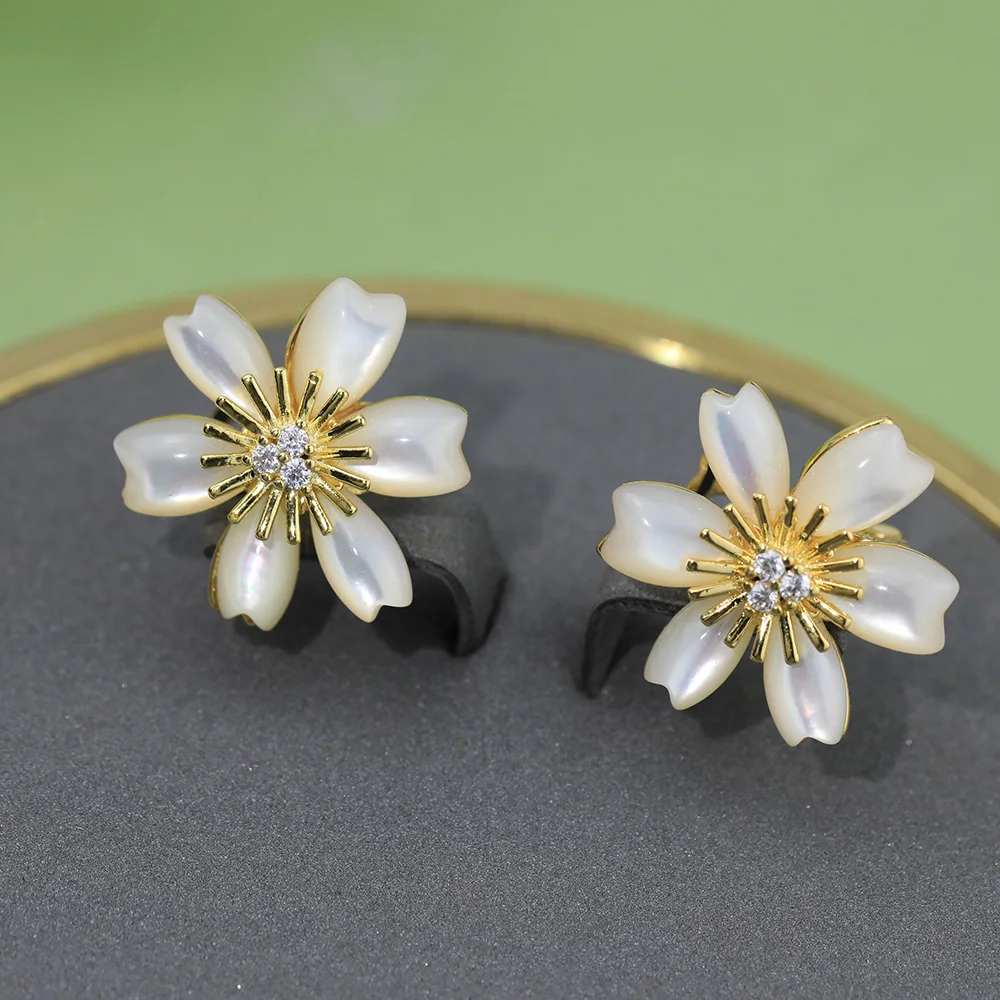 Popular Fashionable Hot Selling Fritillaria Flower Earrings For Women's Anti Allergy Exquisite Gift Ear Beat Brand Jewelry
Popular Fashionable Hot Selling Fritillaria Flower Earrings For Women's Anti Allergy Exquisite Gift Ear Beat Brand Jewelry
