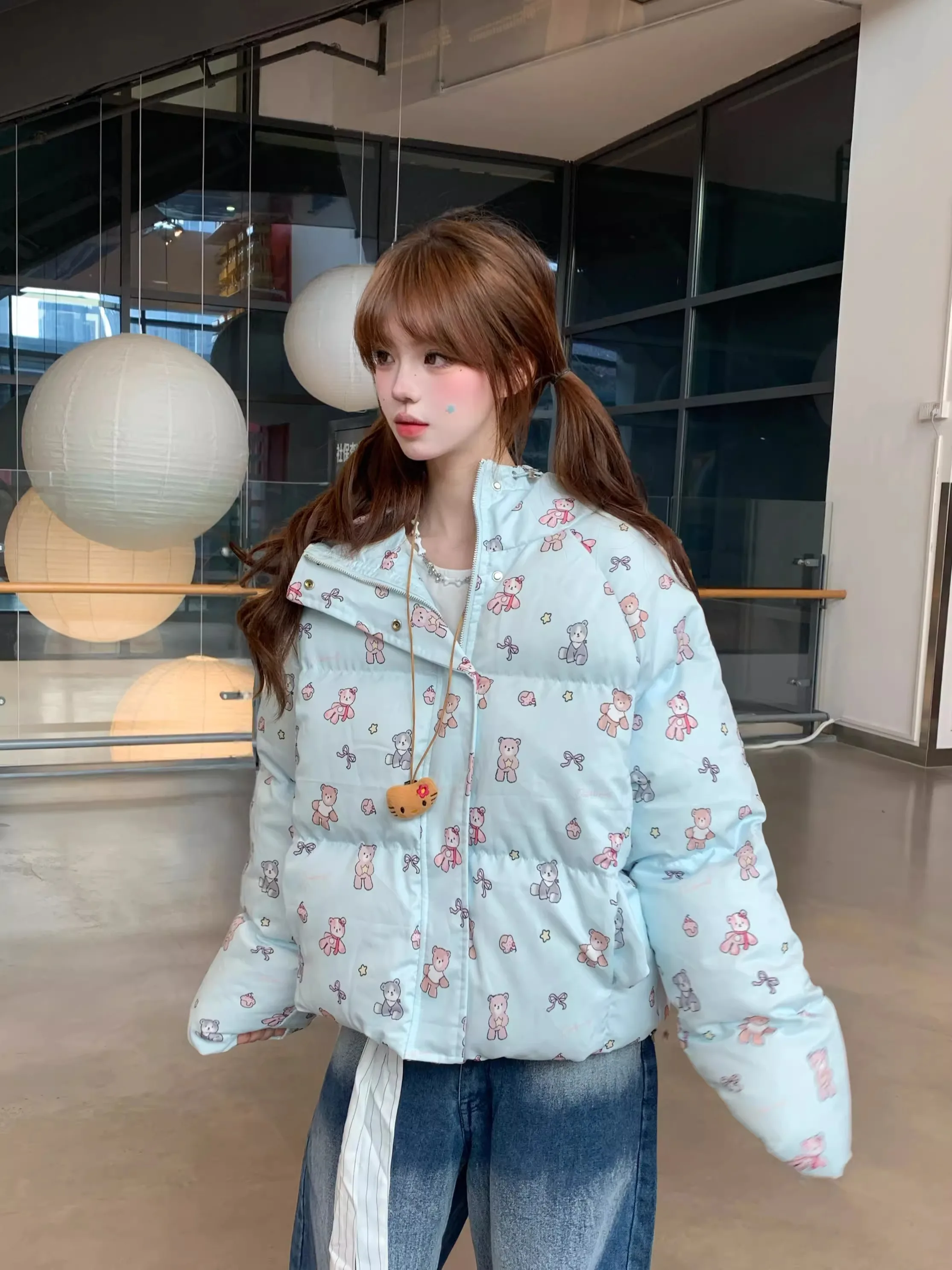 Женское зимнее теплое пальто с милым медвежьим принтом, женское зимнее теплое пальто Amoeba, оригинальный дизайн, свободная посадка на молнии...
Женское зимнее теплое пальто с милым медвежьим принтом, женское зимнее теплое пальто Amoeba, оригинальный дизайн, свободная посадка на молнии...