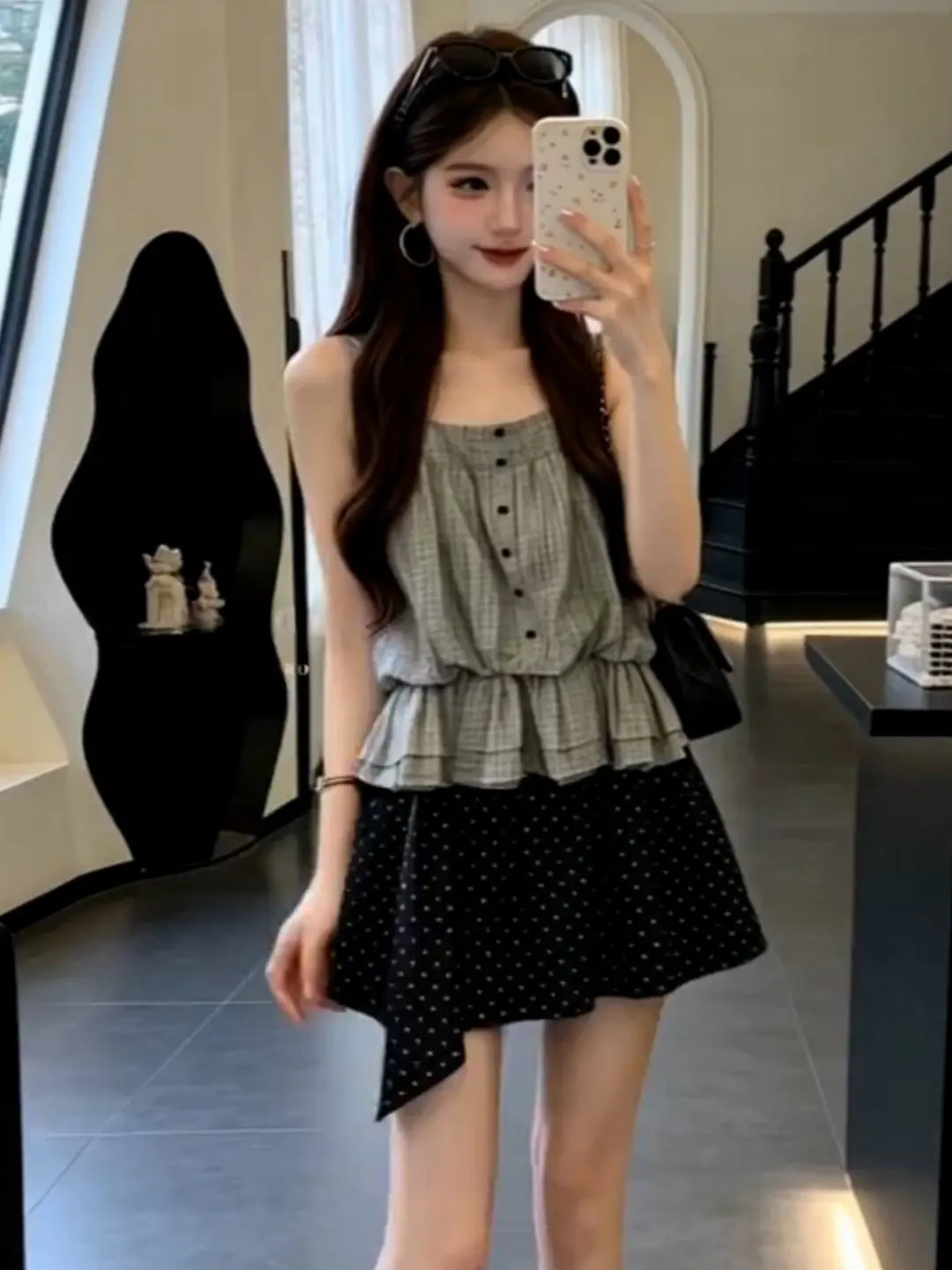 Retro Style Two-Piece Set High Waist Halter Top Black Skirt Women's Summer Fashion Outfit Breathable Casual Vacation Wear
Retro Style Two-Piece Set High Waist Halter Top Black Skirt Women's Summer Fashion Outfit Breathable Casual Vacation Wear