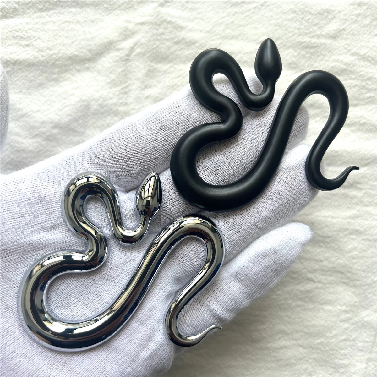 Metal personality snake car logo suitable for body trunk tail side car sticker decal decorative accessories
Metal personality snake car logo suitable for body trunk tail side car sticker decal decorative accessories