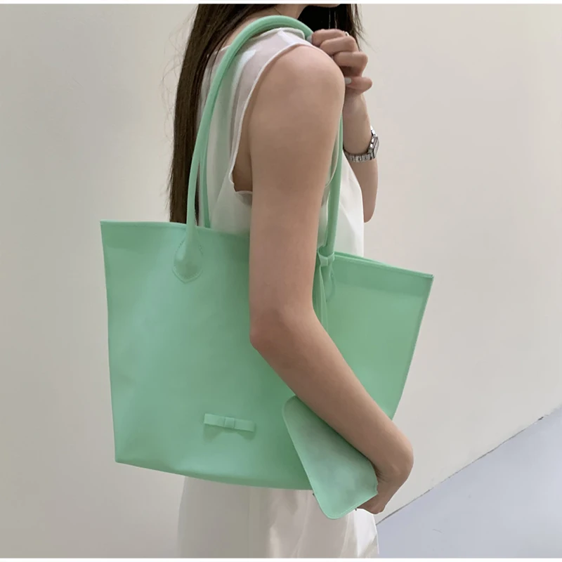 Mint Green Pvc Jelly Bag Girls' Stylish Candy-colored Transparent Shoulder Bag Large Capacity Waterproof Beach Vacation Tote Bag
Mint Green Pvc Jelly Bag Girls' Stylish Candy-colored Transparent Shoulder Bag Large Capacity Waterproof Beach Vacation Tote Bag