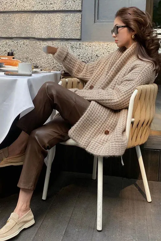 Fall/Winter Knit Cardigan for Petite Women High-End Vintage Style in Trendy Merlot Tones, Stylish and Cozy Outerwear Fashion
Fall/Winter Knit Cardigan for Petite Women High-End Vintage Style in Trendy Merlot Tones, Stylish and Cozy Outerwear Fashion