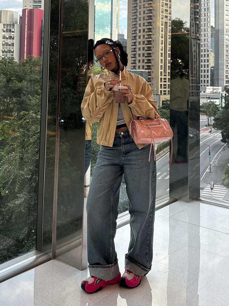 Women's Khaki Stand Collar Short Coat Fashion Pleated Long Sleeve Single Breasted Pocket Cropped Coats 2026 Lady Y2k Jacket
Women's Khaki Stand Collar Short Coat Fashion Pleated Long Sleeve Single Breasted Pocket Cropped Coats 2026 Lady Y2k Jacket