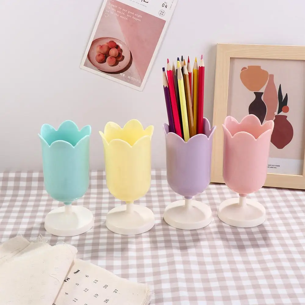 Supplies Gifts Makeup Brush Photography Props Girl Tulip Pen Holder Mini Makeup Box Desktop Decoration Stationery Organizer
Supplies Gifts Makeup Brush Photography Props Girl Tulip Pen Holder Mini Makeup Box Desktop Decoration Stationery Organizer