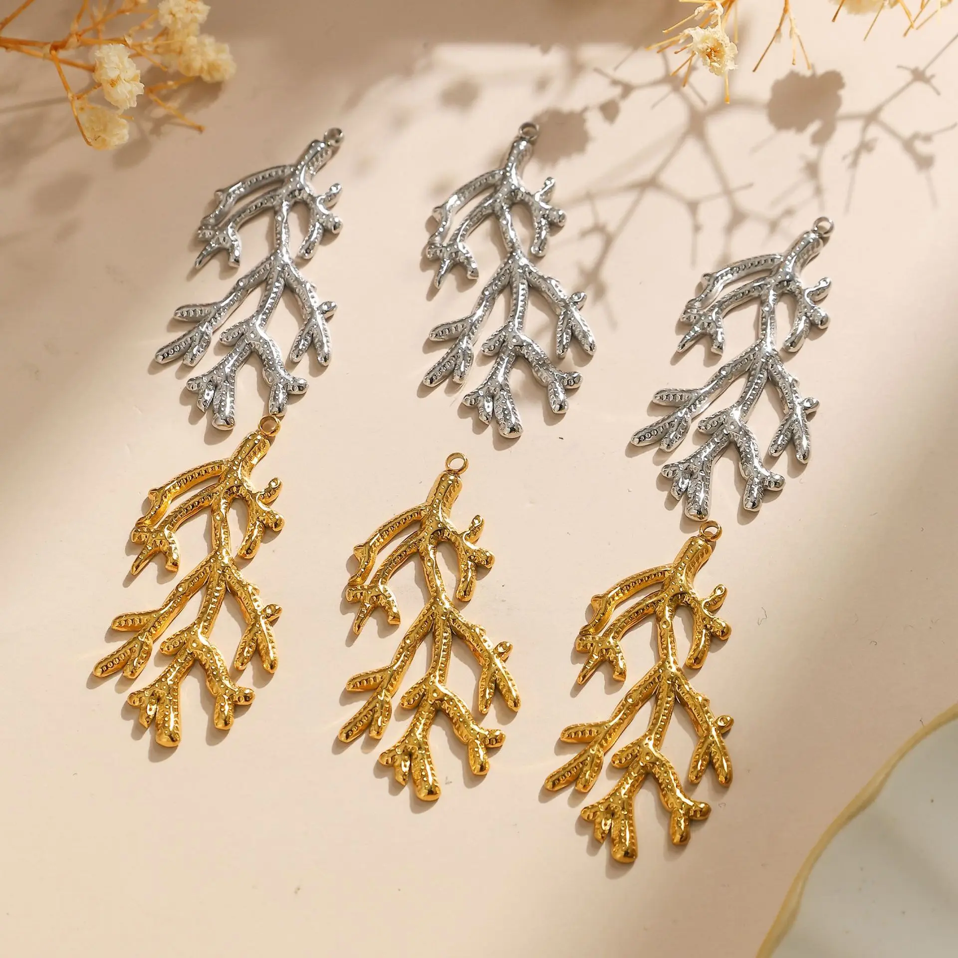 5 шт., подвески ручной работы из нержавеющей стали, золотой цвет, ожерелье в виде листьев, серьги, ювелирные изделия, подвески, разъемы, изготовление ювелирных изделий своими руками
5 шт., подвески ручной работы из нержавеющей стали, золотой цвет, ожерелье в виде листьев, серьги, ювелирные изделия, подвески, разъемы, изготовление ювелирных изделий своими руками