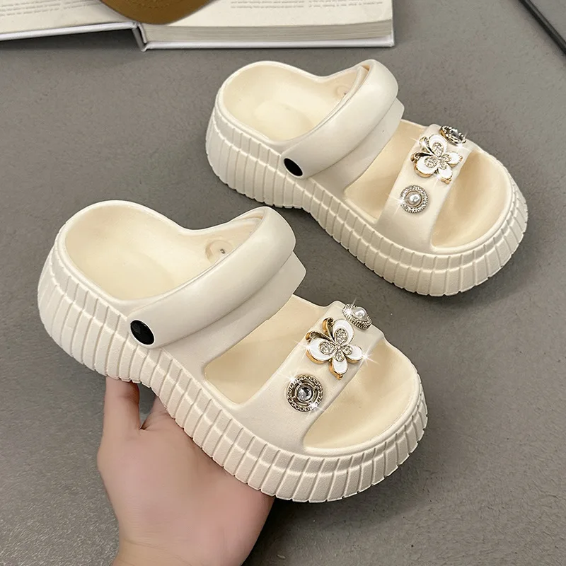 Women's Summer Thick Bottom Platform Sandals Fashionable Beach Slippers Pearl Decorated Flower Print Slip-On EVA Material
Women's Summer Thick Bottom Platform Sandals Fashionable Beach Slippers Pearl Decorated Flower Print Slip-On EVA Material