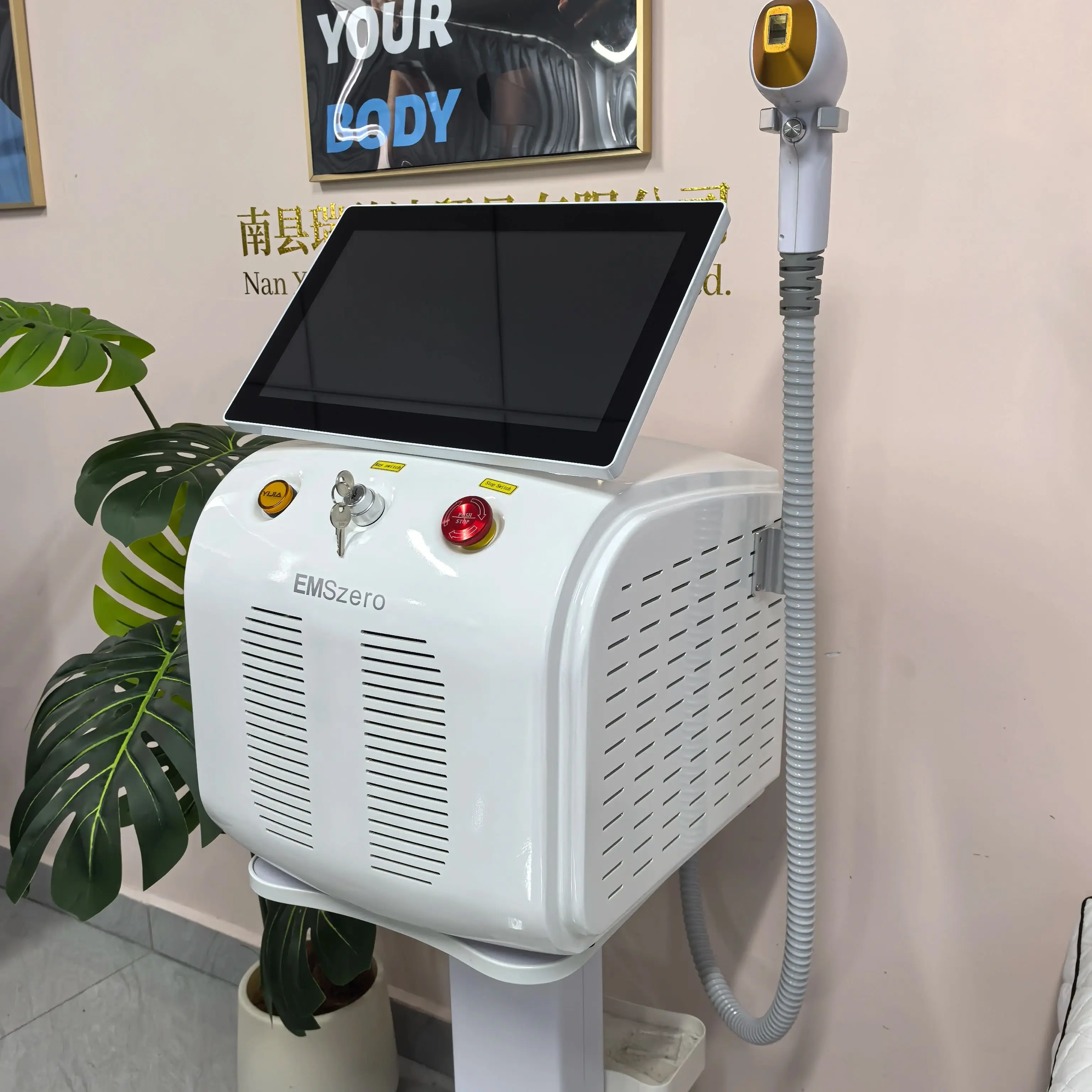 808nm Diode Laser Hair Removal Machine 755/808/1064nm 3 Wavelength Freezing Point Painless Permanent Hair Removal for Salon Home
808nm Diode Laser Hair Removal Machine 755/808/1064nm 3 Wavelength Freezing Point Painless Permanent Hair Removal for Salon Home