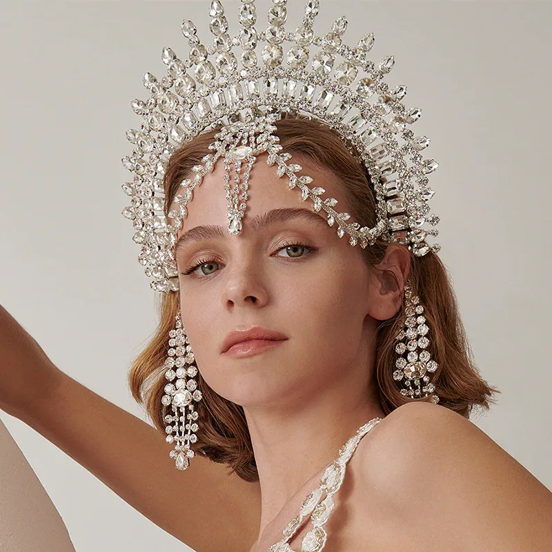 Carnival Exaggerated Tassel Crown Hairband Women Head Accessories 2026 Drag Queen Rhinestone Headpiece Chain Tiara Party Jewelry
Carnival Exaggerated Tassel Crown Hairband Women Head Accessories 2026 Drag Queen Rhinestone Headpiece Chain Tiara Party Jewelry