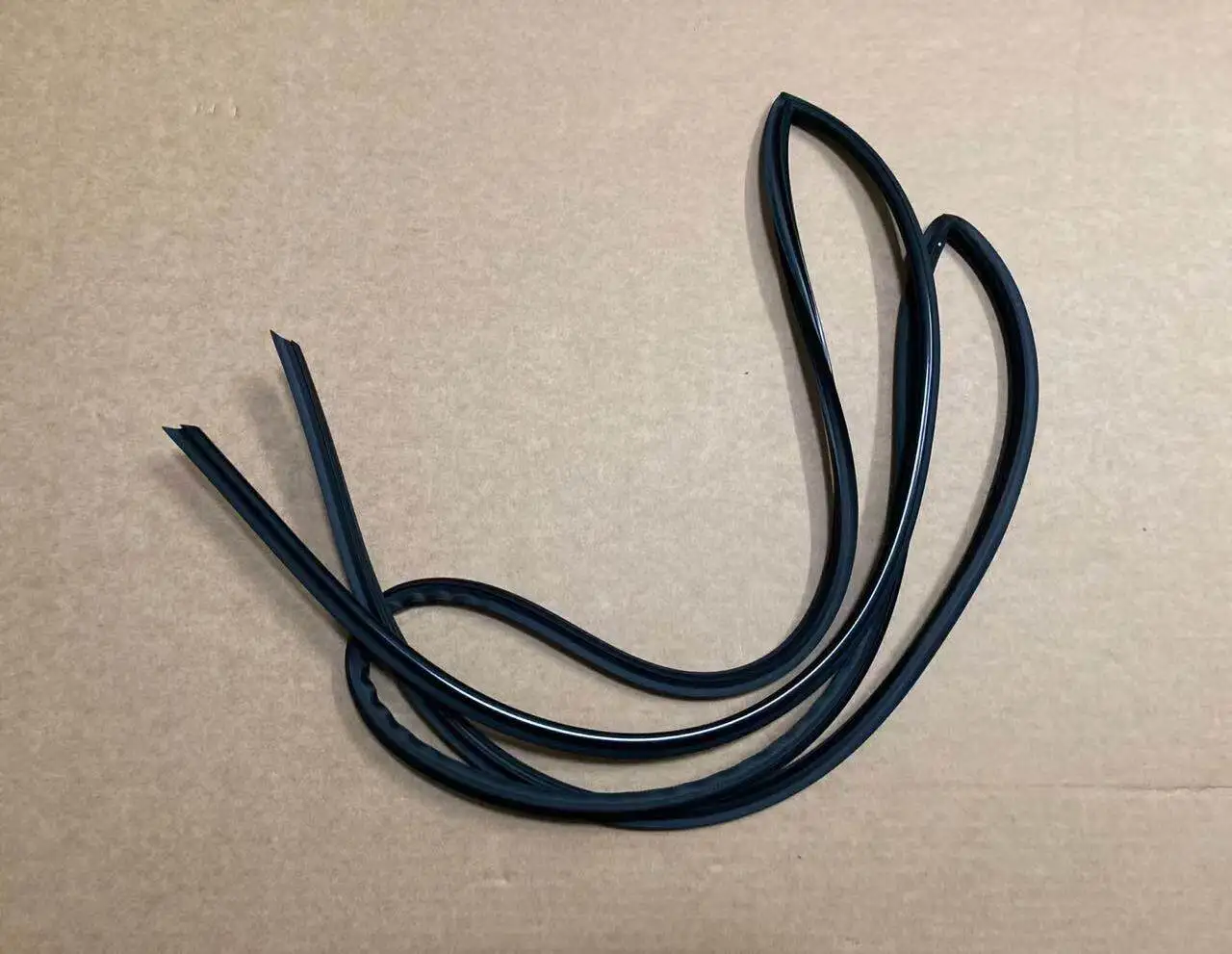 1pc for X-TRAIL TIIDA LIVINA Geniss Sylphy SUNNY March Qashqai Front windshield sealing strip
1pc for X-TRAIL TIIDA LIVINA Geniss Sylphy SUNNY March Qashqai Front windshield sealing strip