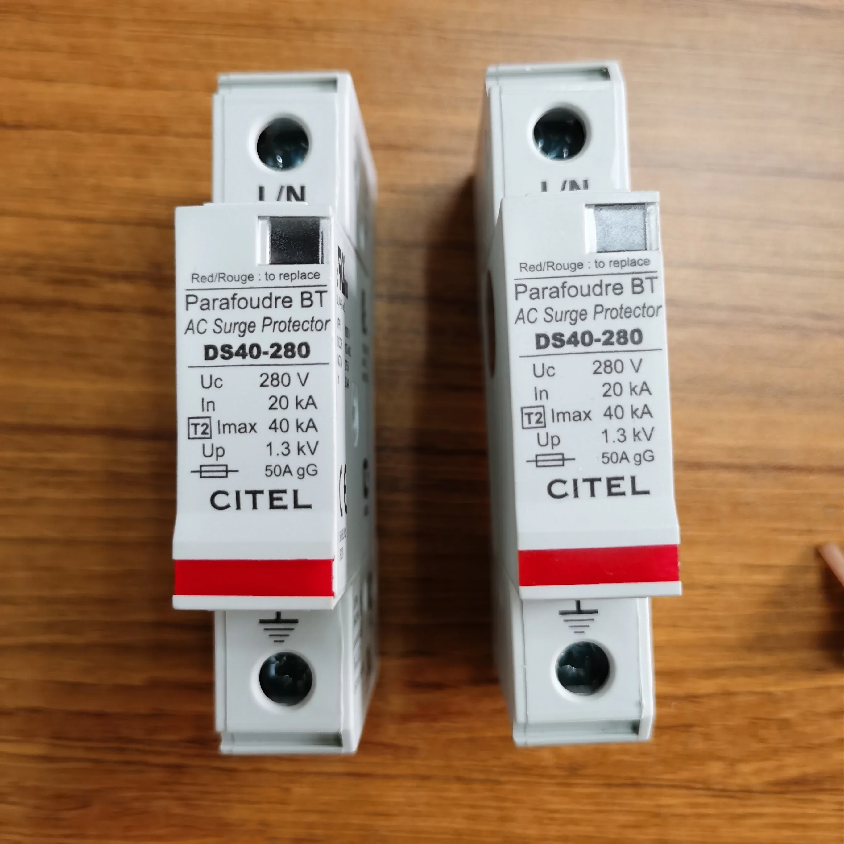 France CITEL Single-phase Surge Protector DS41-600 Sidel 660V Power Supply Lightning Protector
France CITEL Single-phase Surge Protector DS41-600 Sidel 660V Power Supply Lightning Protector