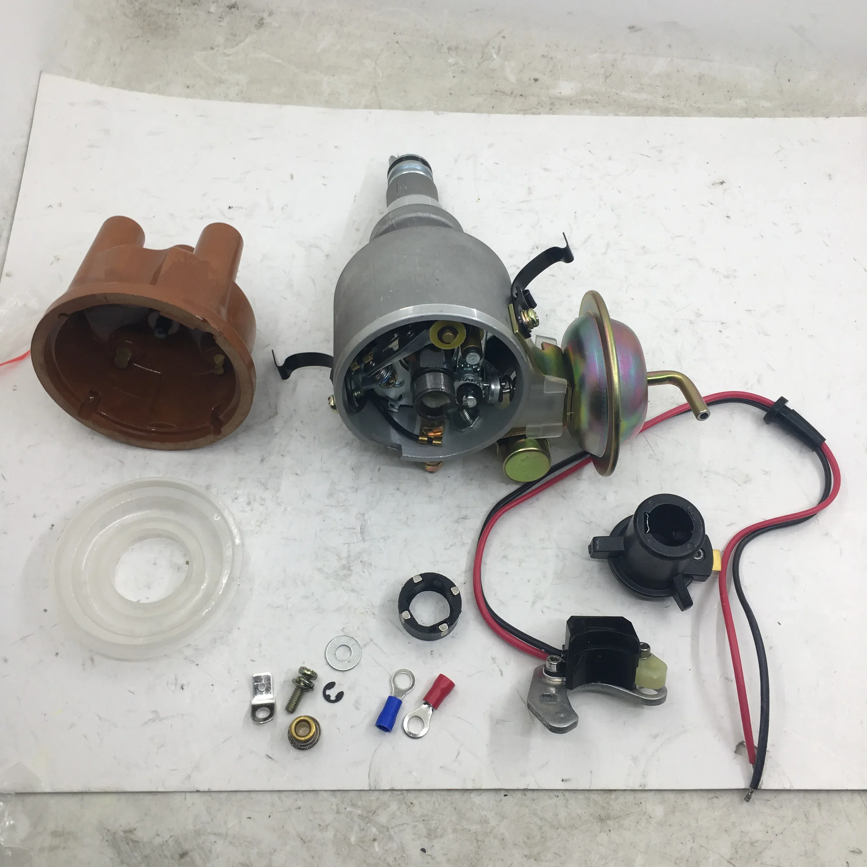 Distributor for R4 R8 R10 R12 R15 Ignition 0.7-1.3L 1961-1992 Complete Point Distributor + Eelectronic Kit
Distributor for R4 R8 R10 R12 R15 Ignition 0.7-1.3L 1961-1992 Complete Point Distributor + Eelectronic Kit