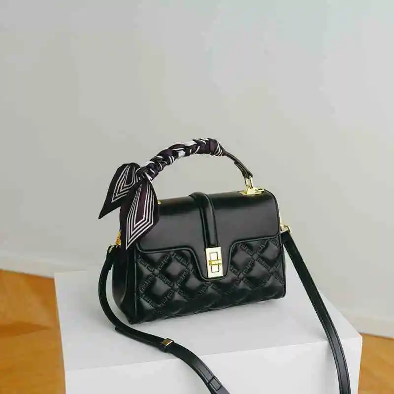 2025 checkered crossbody bag for women a fashionable large-capacity handbag a commuter bag for women and a single-shoulder bag
2025 checkered crossbody bag for women a fashionable large-capacity handbag a commuter bag for women and a single-shoulder bag