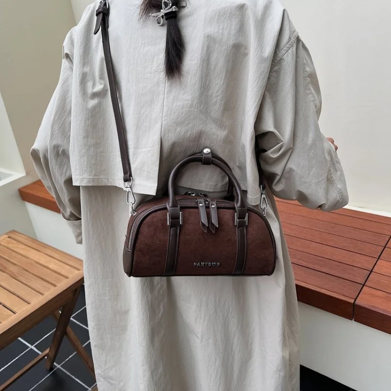 Casual Sporty Crossbody Bag For Women Lightweight Shoulder Bag Durable Spacious Travel Outdoors
Casual Sporty Crossbody Bag For Women Lightweight Shoulder Bag Durable Spacious Travel Outdoors