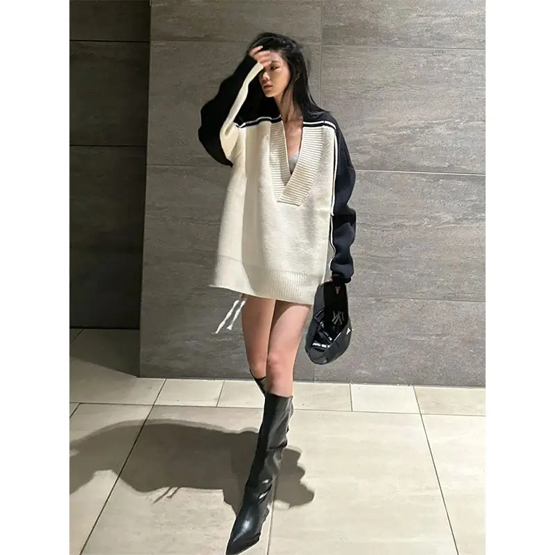 Vintage V-neck Patchwork Loose Knitwear Women Autumn Winter Fashion Contrasting Colors Sweater Casual Simplicity Knitting Tops
Vintage V-neck Patchwork Loose Knitwear Women Autumn Winter Fashion Contrasting Colors Sweater Casual Simplicity Knitting Tops