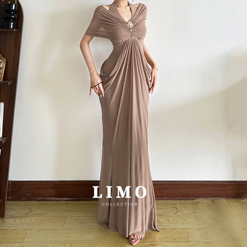 LIMO модное элегантное простое драпированное плиссированное платье из полиэстера и шифона, женская вечерняя клубная одежда, весна-лето 2021, вечерние платья
LIMO модное элегантное простое драпированное плиссированное платье из полиэстера и шифона, женская вечерняя клубная одежда, весна-лето 2021, вечерние платья