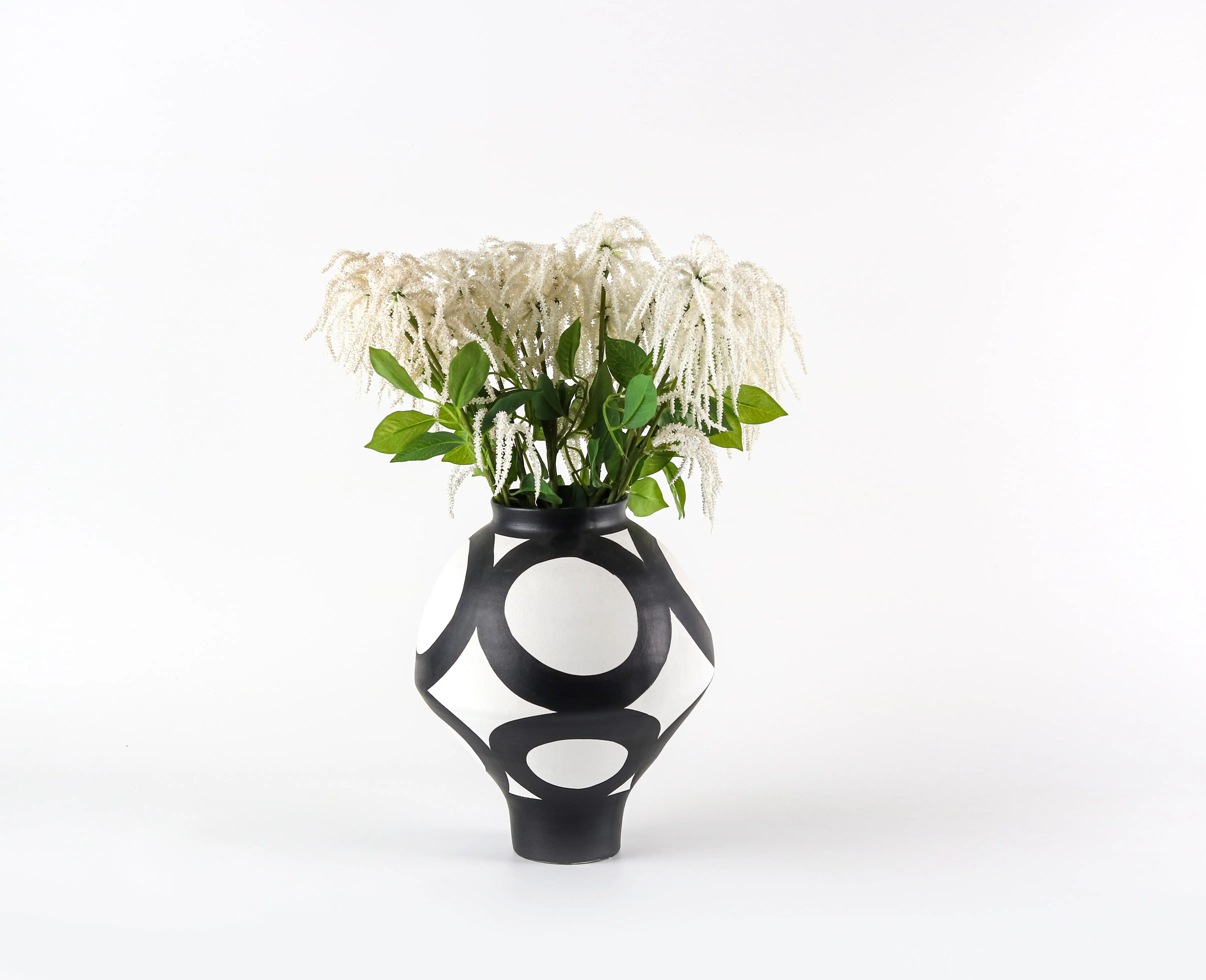 Wholesale Minimalist Creative Decor Resin Floral Ornament Light Living Room Hotel Home Decoration
Wholesale Minimalist Creative Decor Resin Floral Ornament Light Living Room Hotel Home Decoration