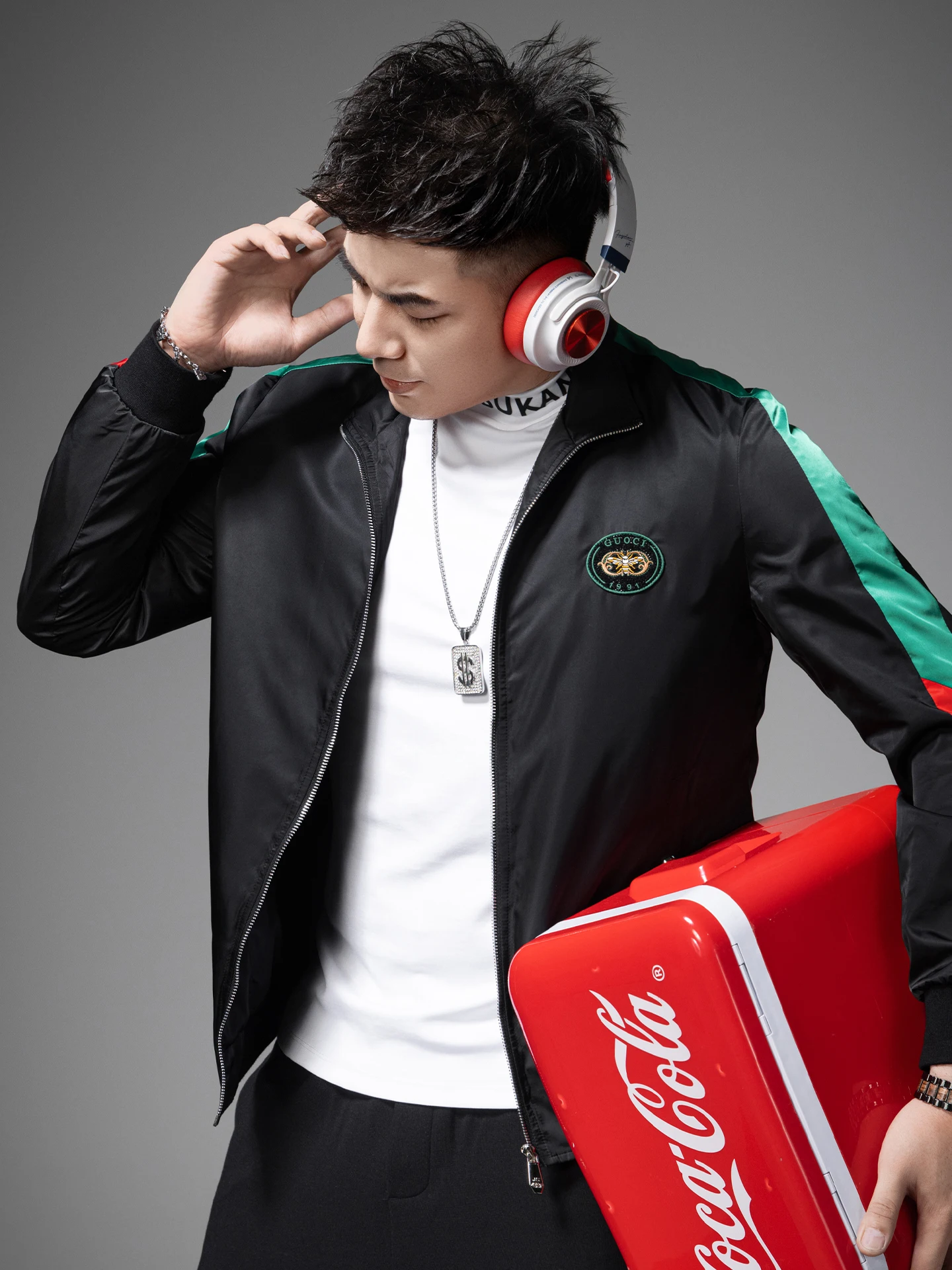 Мужская куртка с воротником-стойкой, осенне-зимняя, новая, модная, брендовая, ветрозащитная, с вышивкой, повседневная, осенне-зимняя модель
Мужская куртка с воротником-стойкой, осенне-зимняя, новая, модная, брендовая, ветрозащитная, с вышивкой, повседневная, осенне-зимняя модель