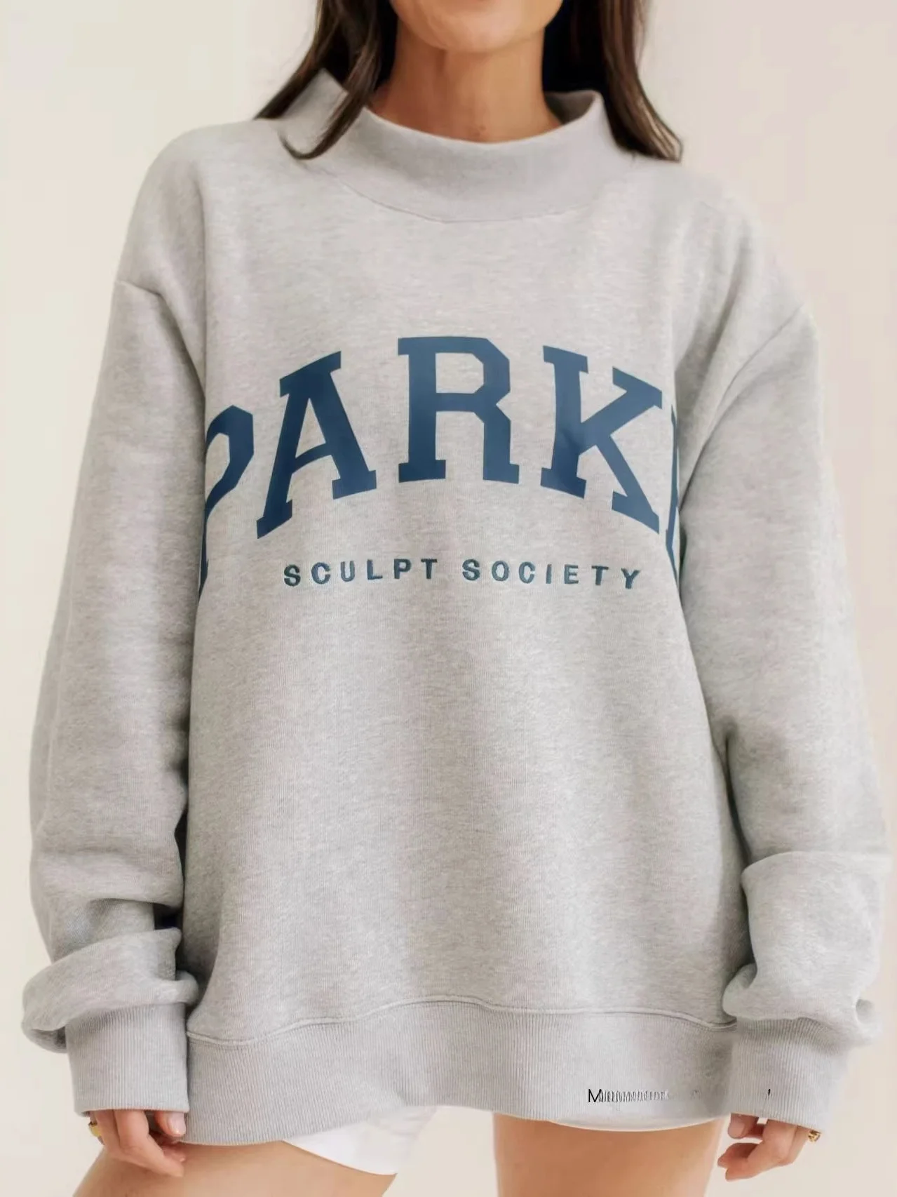 Spring 2026 Women's Classic Letter Print High Collar Loose Fit Sweatshirt Cotton Long Sleeve round Neck Casual Fashion
Spring 2026 Women's Classic Letter Print High Collar Loose Fit Sweatshirt Cotton Long Sleeve round Neck Casual Fashion