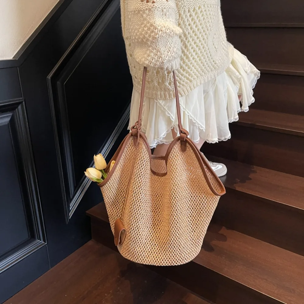 Hand-woven Women's 2026 New Summer Popular Commuter Shoulder Bag Large Capacity Tote Texture Unique Fashion Simple Seaside Beach
Hand-woven Women's 2026 New Summer Popular Commuter Shoulder Bag Large Capacity Tote Texture Unique Fashion Simple Seaside Beach