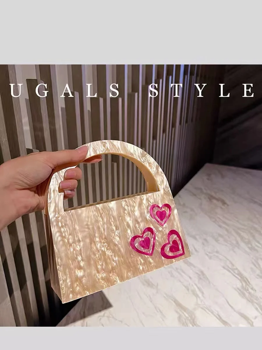 Роскошная блестящая полосатая акриловая сумка-клатч для женщин, вечерняя сумочка, свадебный клатч, женская сумка через плечо.
Роскошная блестящая полосатая акриловая сумка-клатч для женщин, вечерняя сумочка, свадебный клатч, женская сумка через плечо.