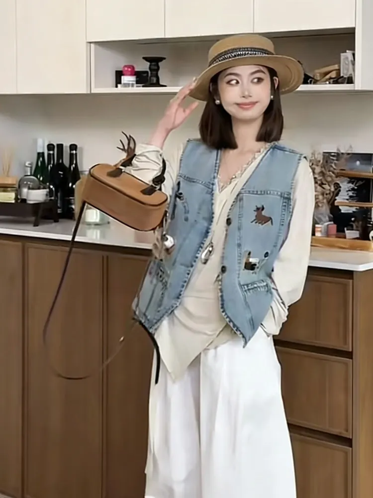 Korean Lazy Style Embroidered Denim Vest Women's Spring Summer New Fashion Layering Slimming Top V-neck Regular Length
Korean Lazy Style Embroidered Denim Vest Women's Spring Summer New Fashion Layering Slimming Top V-neck Regular Length