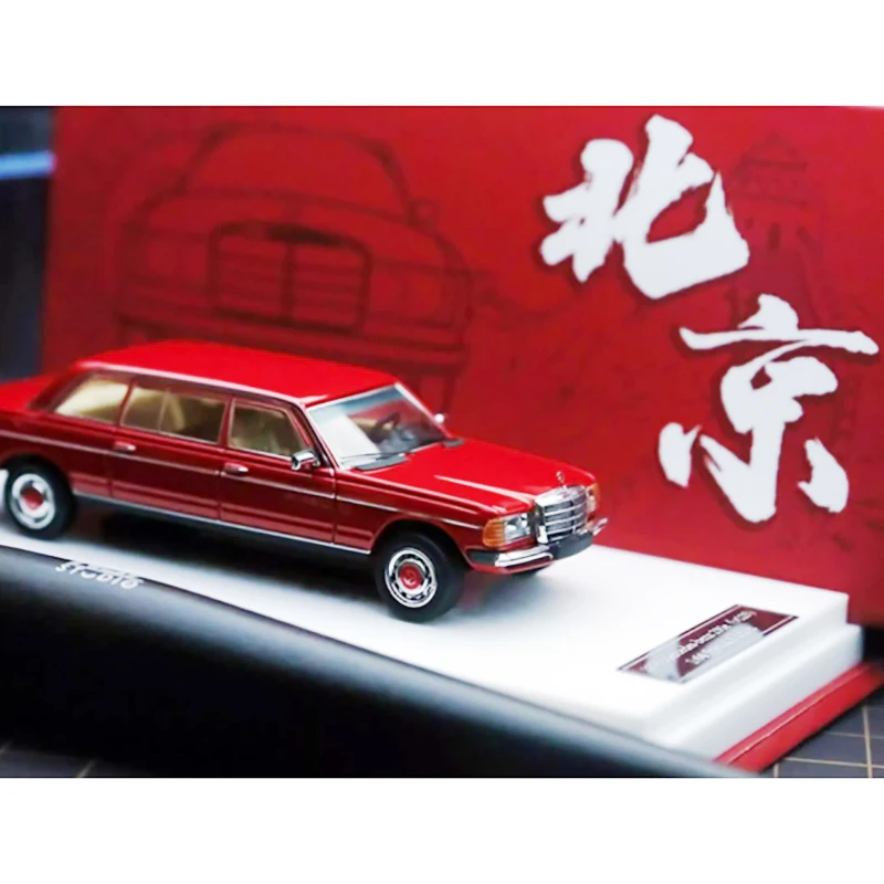 GOC литой под давлением масштаб 1:64 230e v123 лимузин сплав классическая модель автомобиля готовый продукт имитация коллекции игрушек подарок статическая модель
GOC литой под давлением масштаб 1:64 230e v123 лимузин сплав классическая модель автомобиля готовый продукт имитация коллекции игрушек подарок статическая модель