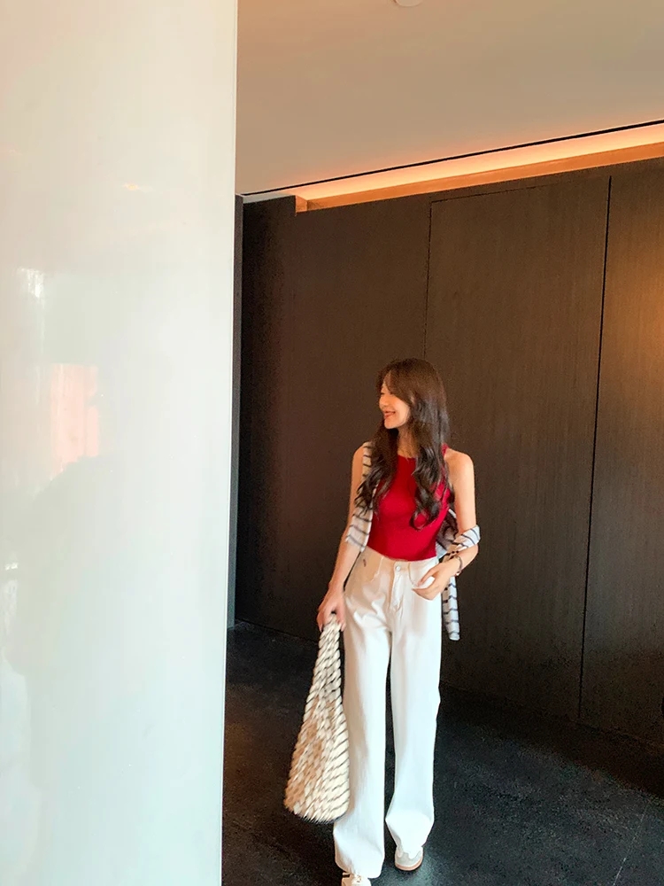 Женские белые джинсы с высокой талией, прямые, широкие, длиной в пол, струящиеся, стройнящие, повседневные, весна-осень
Женские белые джинсы с высокой талией, прямые, широкие, длиной в пол, струящиеся, стройнящие, повседневные, весна-осень